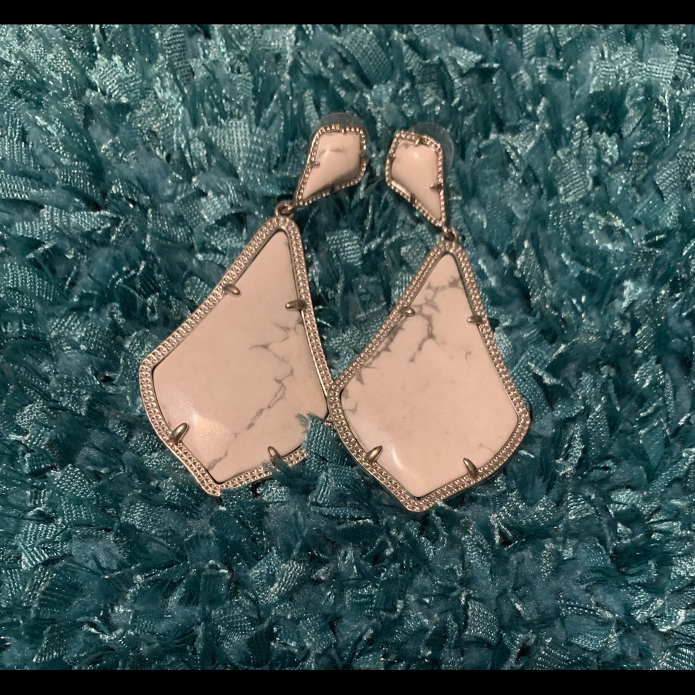 Vintage Kendra Scott Alexis earrings in howlite